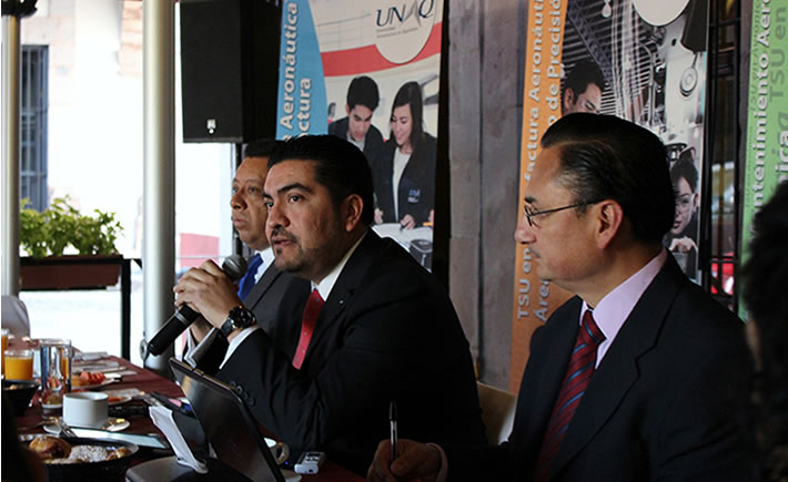El rector de la UNAQ, Jorge Gutiérrez de Velasco Rodríguez, anunció el inicio de la campaña de captación de alumnos UNAQ 2014, que tiene como objetivo reunir a los mejores estudiantes del nivel medio superior que deseen estudiar una especialidad aeronáutica. (Foto: UNAQ)
