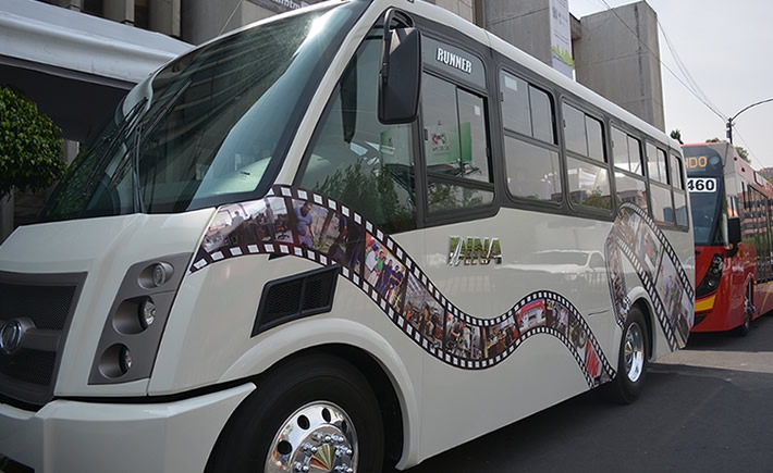 La unidad Dina Runner 9 cuenta con un diseño y tecnología de vanguardia; motor Cummins ISB 6.7, 33, asientos, letrero de ruta electrónico, iluminación interior y exterior en LED´s, etcétera). (Foto: VI).