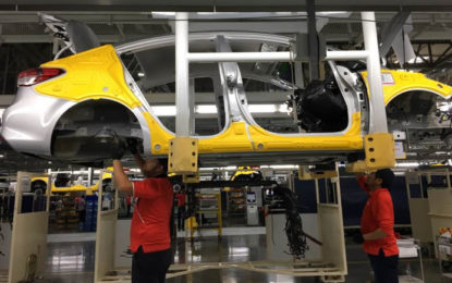 Kia presenta segundo vehículo fabricado en México