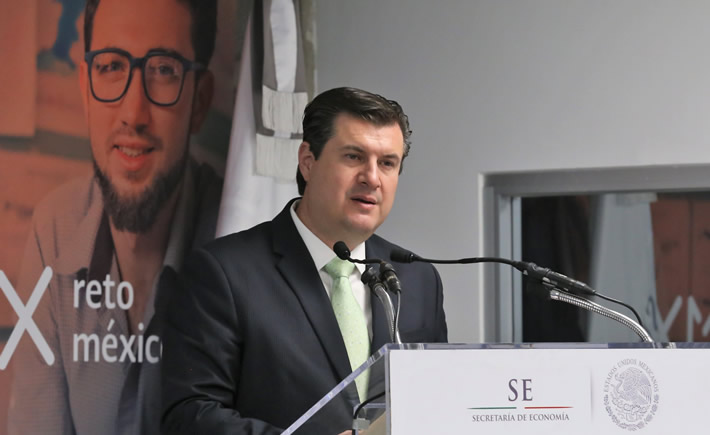 El subsecretario de Industria y Comercio de la Secretaría de Economía (SE), Rogelio Garza Garza habla para Vanguardia Industrial de los pormenores del Mapa de Ruta de Industria 4.0 o fábrica inteligente. (Foto: SE)