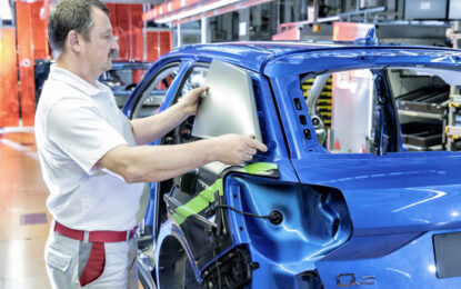 Audi reduce producción por desabasto de semiconductores