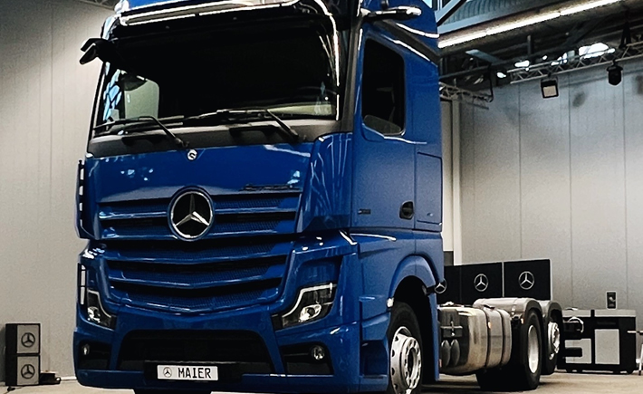 Daimler Truck informó en su cuenta de Twitter el pasado 28 de febrero la suspensión inmediata de sus actividades en Rusia hasta nuevo aviso, luego de que este país invadiera a Ucrania. “Estamos monitoreando la situación de cerca y revisaremos nuestra decisión regularmente. Por supuesto, cumpliremos con todas las medidas tomadas por el gobierno alemán y la UE”, apunta en su red social. Foto: (Daimler Truck)