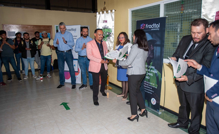 El equipo en cuestión consta de 14 equipos Fracttal Sense-Sensores IoT (Internet de las Cosas); 10 equipos IoT Fracttal Sense Energy, para medir cargas eléctricas en circuitos con componentes en corriente y voltaje simultáneamente; además, detecta daños en redes eléctricas. (Foto: IPN)
