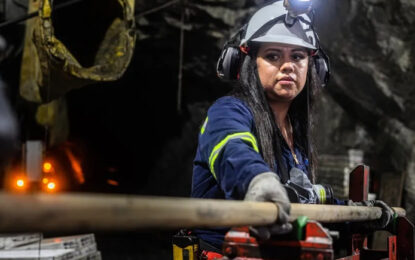 Crece presencia femenina en minería; buscan desarrollo personal y profesional
